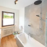 Daire Homestead - Self-Check-In - Kostenloses Parken - Smart Tv - Kueche Vollausgestattet - Ruhige Lage Im Erdgeschoss Passau