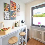 Homestead - Self-Check-In - Kostenloses Parken - Smart Tv - Kueche Vollausgestattet - Ruhige Lage Im Erdgeschoss Apartament